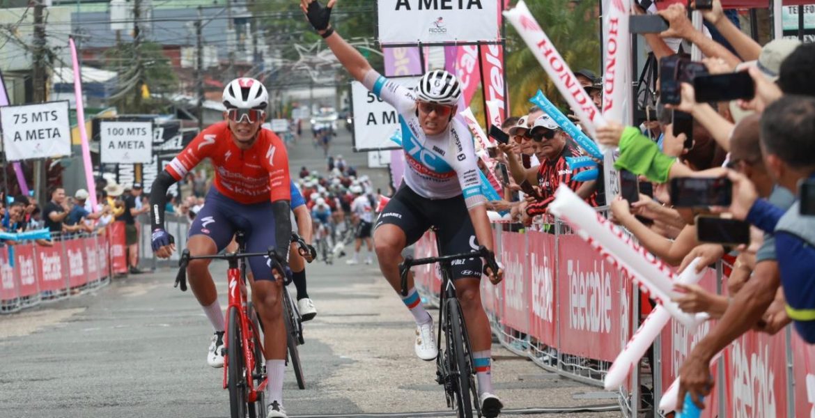 El pedalista del 7C Economy Hyundai, Sebastián Calderón, ganó la sexta etapa de la Vuelta Costa Rica Telecable 2025.