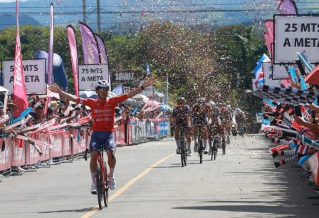 El pedalista del Colono Bikestation Kölbi, Joseph Ramírez, ganó la sétima etapa de la Vuelta Costa Rica Telecable 2025.